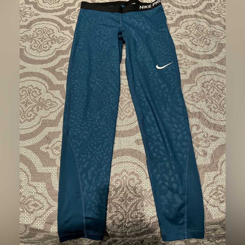 Women’s Nike leggings